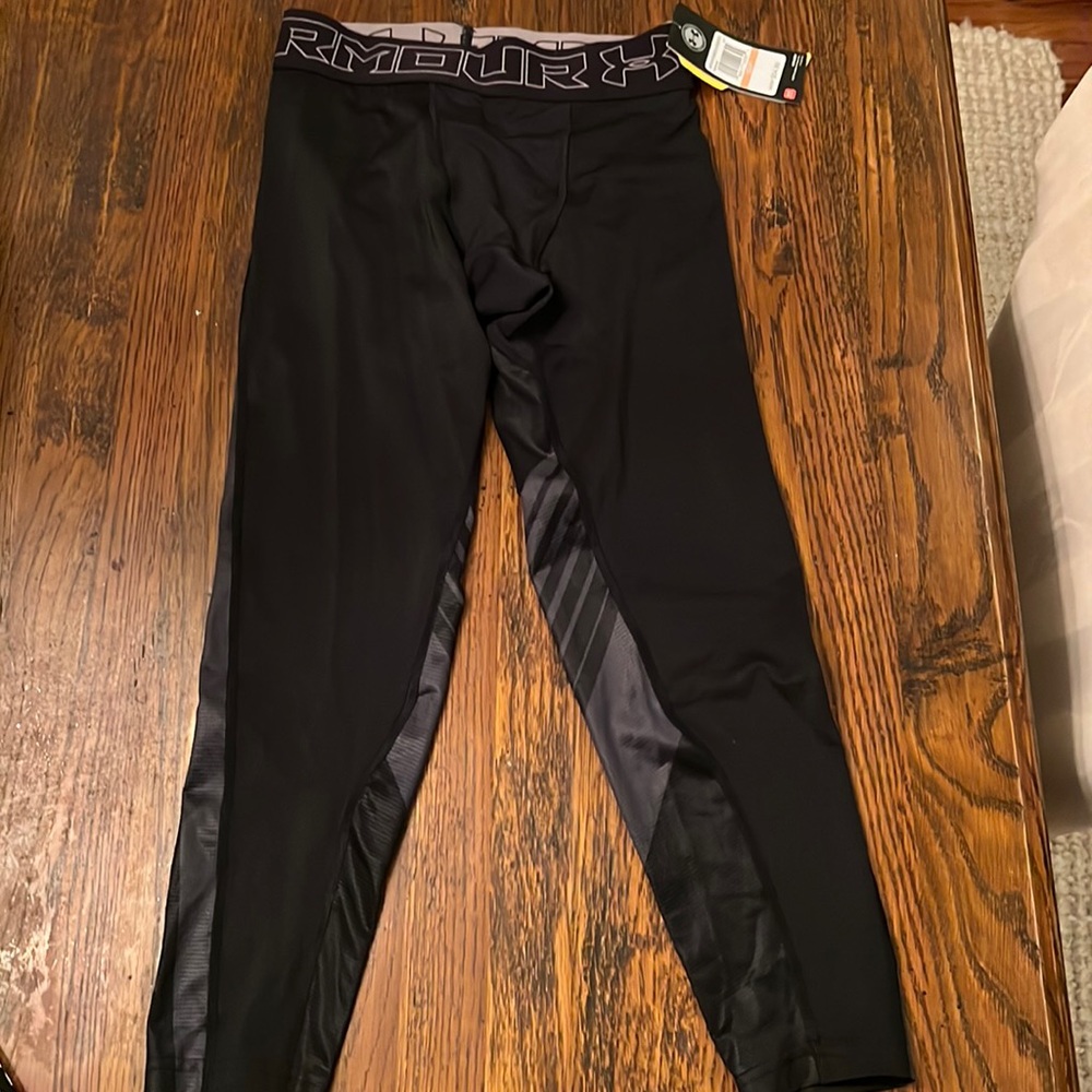 Under armor NWT, mens cool switch heat gear black compression pants, small